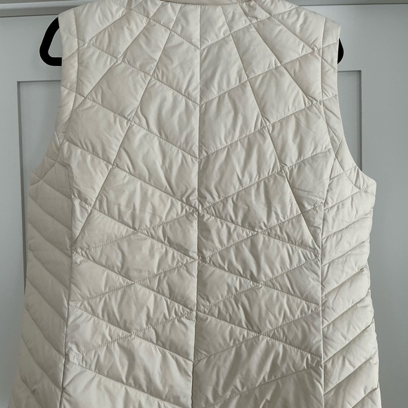 NWT Columbia Women's Heavenly Quilted Vest - Cream/Off-White, size XL. - Picture 7 of 10